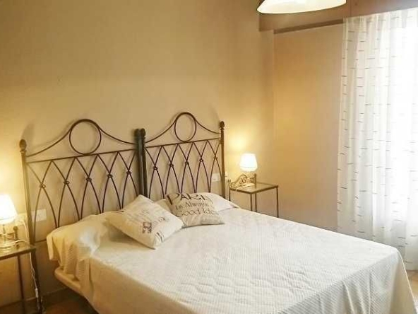 Дава се под наем Тристаен апартамент в Пловдив, Център - 90 кв.м за 331.5 € - Снимка #1