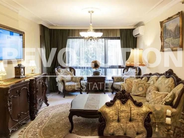 Дава се под наем Двустаен апартамент в Варна, Център - 82 кв.м за 797.64 € - Снимка #1