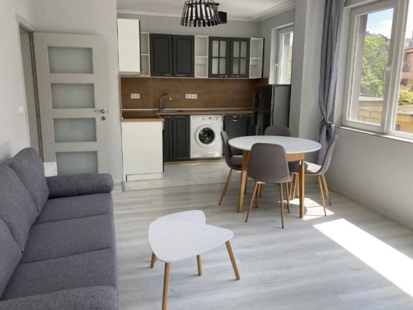 Дава се под наем Двустаен апартамент в Пловдив, Център - 65 кв.м за 485 € - Снимка #1