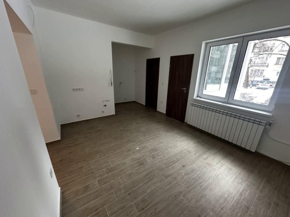 Дава се под наем Двустаен апартамент в София, Център - 41 кв.м за 900 € - Снимка #1