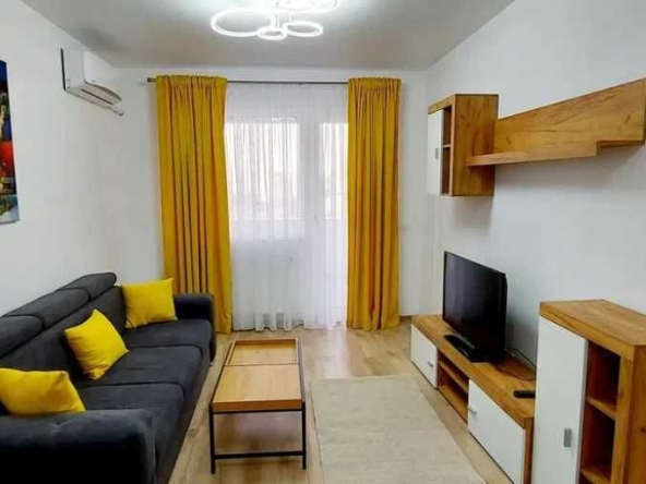 Дава се под наем Тристаен апартамент в Пловдив, Център - 81 кв.м за 285.6 € - Снимка #1