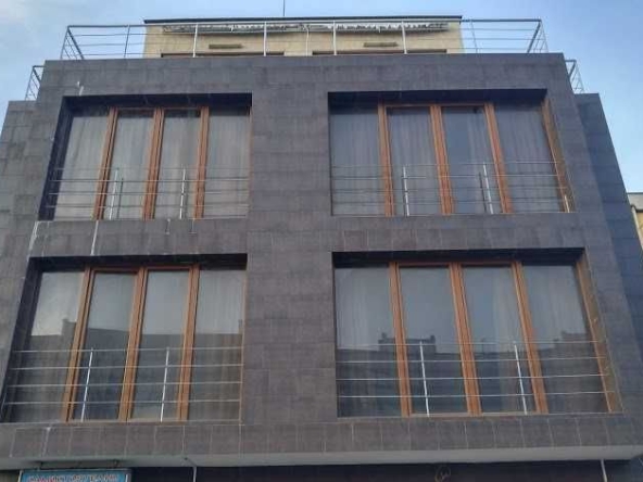 Хотел в Пазарджик, Изток - 360 кв.м за 778 €/кв.м - Снимка #1