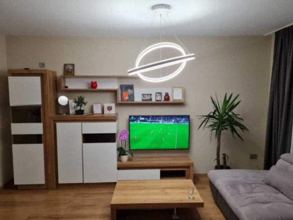 Дава се под наем Тристаен апартамент в София, Изток - 103 кв.м за 921 € - Снимка #1