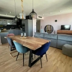 Дава се под наем Тристаен апартамент в Пловдив, Център - 84 кв.м за 280.5 € - Снимка #1