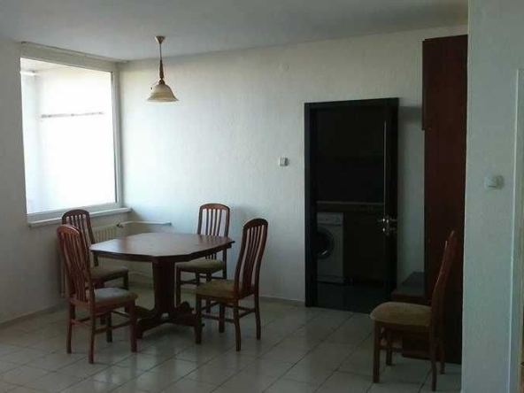 Дава се под наем Тристаен апартамент в Пловдив, Остромила - 90 кв.м за 387.6 € - Снимка #1