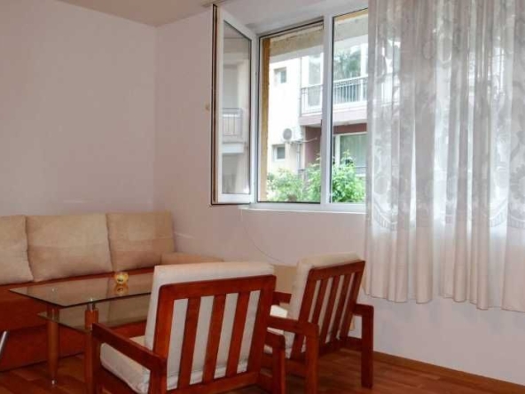 Дава се под наем Едностаен апартамент в Бургас, Възраждане - 48 кв.м за 155 € - Снимка #1