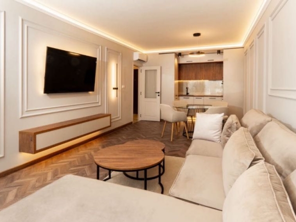 Дава се под наем Двустаен апартамент в Пловдив, Остромила - 65 кв.м за 459 € - Снимка #1