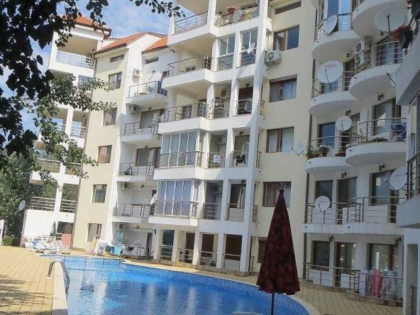 Тристаен апартамент в к.к. Слънчев бряг - 82 кв.м за 793 €/кв.м - Снимка #1