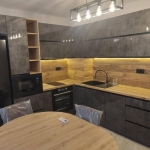 Дава се под наем Тристаен апартамент в Пловдив, Христо Смирненски - 105 кв.м за 765 € - Снимка #1