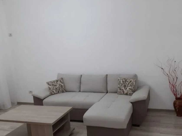 Дава се под наем Двустаен апартамент в Пловдив, Каменица 2 - 60 кв.м за 285.6 € - Снимка #1