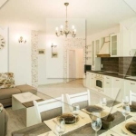 Дава се под наем Тристаен апартамент в Варна, Морска градина - 90 кв.м за 558.45 € - Снимка #1