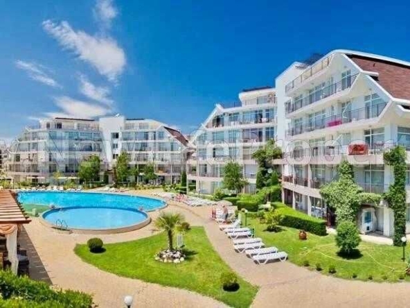 Двустаен апартамент в к.к. Слънчев бряг - 50 кв.м за 1480 €/кв.м - Снимка #1