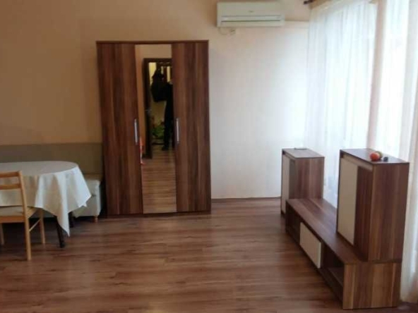 Дава се под наем Двустаен апартамент в Бургас, Славейков - 66 кв.м за 175 € - Снимка #1