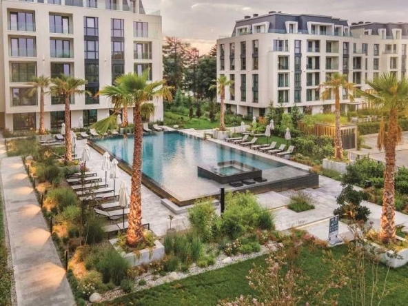 Дава се под наем Гараж / Паркомясто в к.к. Св.Св. Константин и Елена - 15 кв.м за 169.32 € - Снимка #1