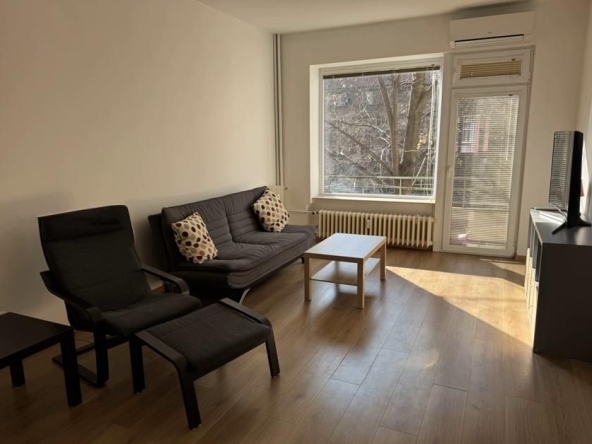 Дава се под наем Тристаен апартамент в София, Център - 95 кв.м за 925 € - Снимка #1