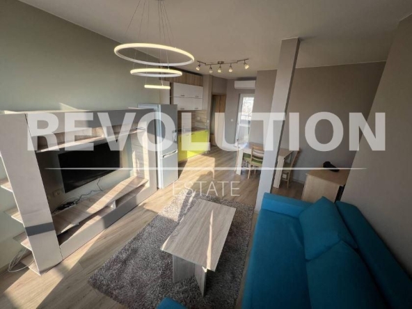 Дава се под наем Двустаен апартамент в Варна, Цветен квартал - 45 кв.м за 425 € - Снимка #1