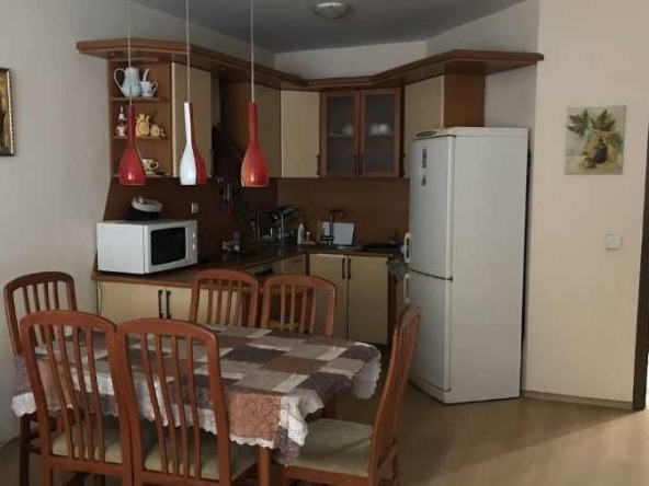 Дава се под наем Двустаен апартамент в Бургас, Славейков - 79 кв.м за 230 € - Снимка #1