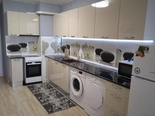 Дава се под наем Двустаен апартамент в Пловдив, Тракия - 70 кв.м за 600 € - Снимка #1