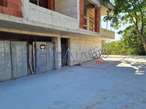 Гараж / Паркомясто в Варна, м-т Боровец - юг - 18 кв.м за 1167 €/кв.м - Снимка #1