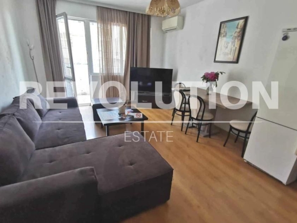 Дава се под наем Тристаен апартамент в Варна, Червен площад - 80 кв.м за 650 € - Снимка #1
