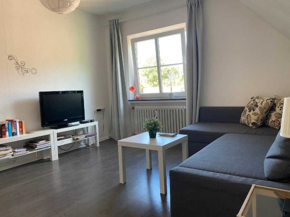 Дава се под наем Двустаен апартамент в Пловдив, Изгрев - 52 кв.м за 185 € - Снимка #1