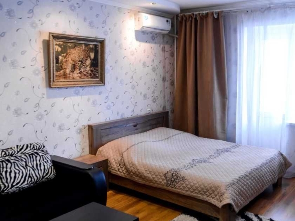 Дава се под наем Едностаен апартамент в Пловдив, Център - 40 кв.м за 229.5 € - Снимка #1