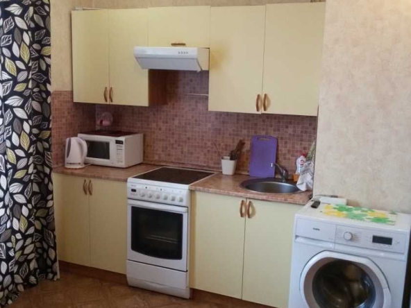 Дава се под наем Двустаен апартамент в Пловдив, Център - 40 кв.м за 188.7 € - Снимка #1