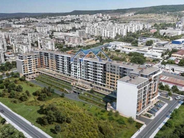 Тристаен апартамент в Варна, Кайсиева градина - 100 кв.м за 684 €/кв.м - Снимка #1