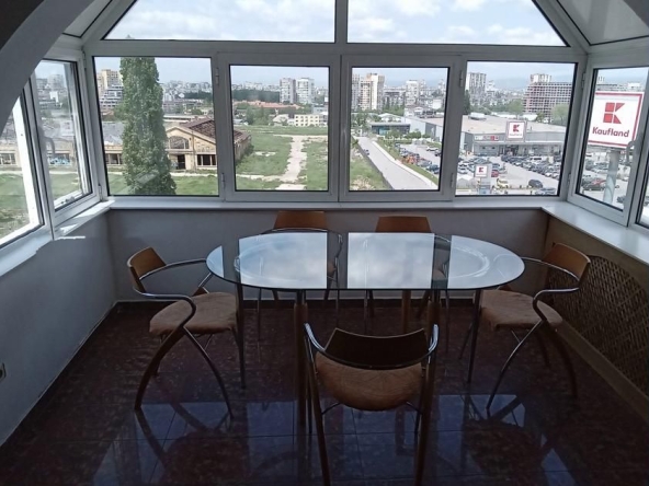 Дава се под наем Тристаен апартамент в София, Медицинска академия - 100 кв.м за 700 € - Снимка #1