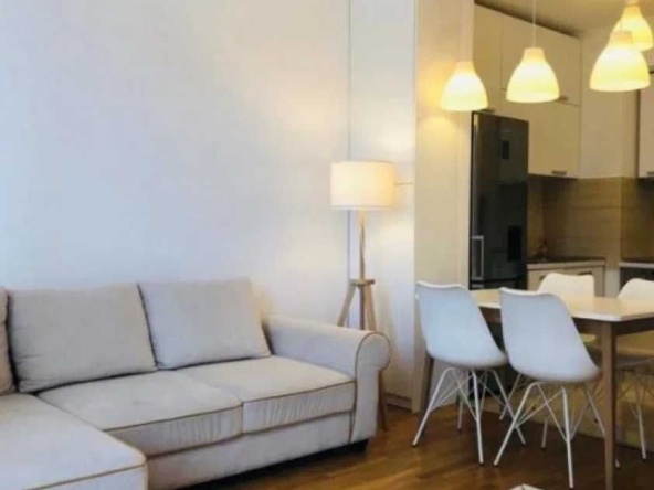 Дава се под наем Тристаен апартамент в Пловдив, Младежки Хълм - 100 кв.м за 323.85 € - Снимка #1