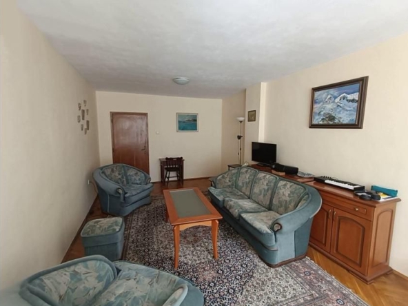 Дава се под наем Двустаен апартамент в София, Център - 85 кв.м за 549 € - Снимка #1