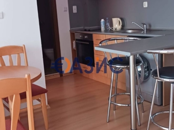 Двустаен апартамент в к.к. Слънчев бряг - 62 кв.м за 678 €/кв.м - Снимка #1