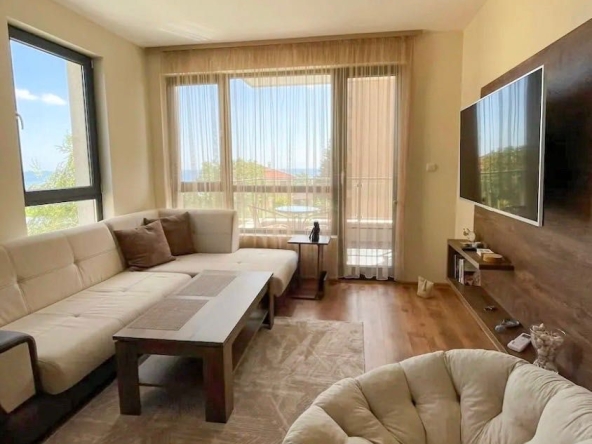 Дава се под наем Двустаен апартамент в Варна, м-т Св. Никола - 72 кв.м за 448.8 € - Снимка #1