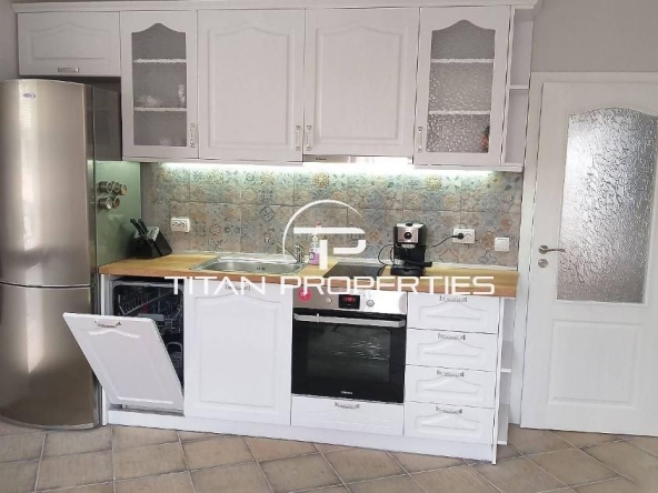 Дава се под наем Тристаен апартамент в Варна, Център - 80 кв.м за 800 € - Снимка #1