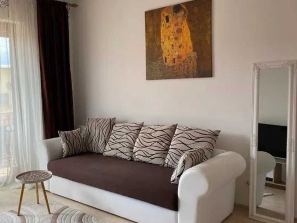 Дава се под наем Тристаен апартамент в Пловдив, Кършияка - 88 кв.м за 321.3 € - Снимка #1