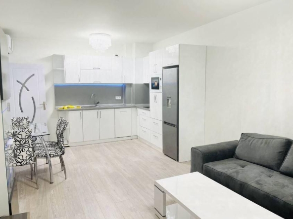 Дава се под наем Двустаен апартамент в Варна, Победа - 70 кв.м за 700 € - Снимка #1