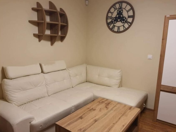 Дава се под наем Тристаен апартамент в София, Център - 86 кв.м за 1000 € - Снимка #1