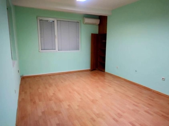 Дава се под наем Етаж от къща в София, Изток - 125 кв.м за 1000 € - Снимка #1