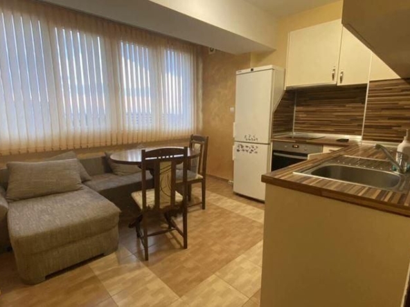 Дава се под наем Едностаен апартамент в Бургас, Славейков - 52 кв.м за 300 € - Снимка #1