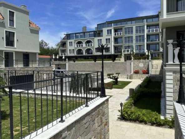 Двустаен апартамент в Варна, м-т Св. Никола - 70 кв.м за 2496 €/кв.м - Снимка #1