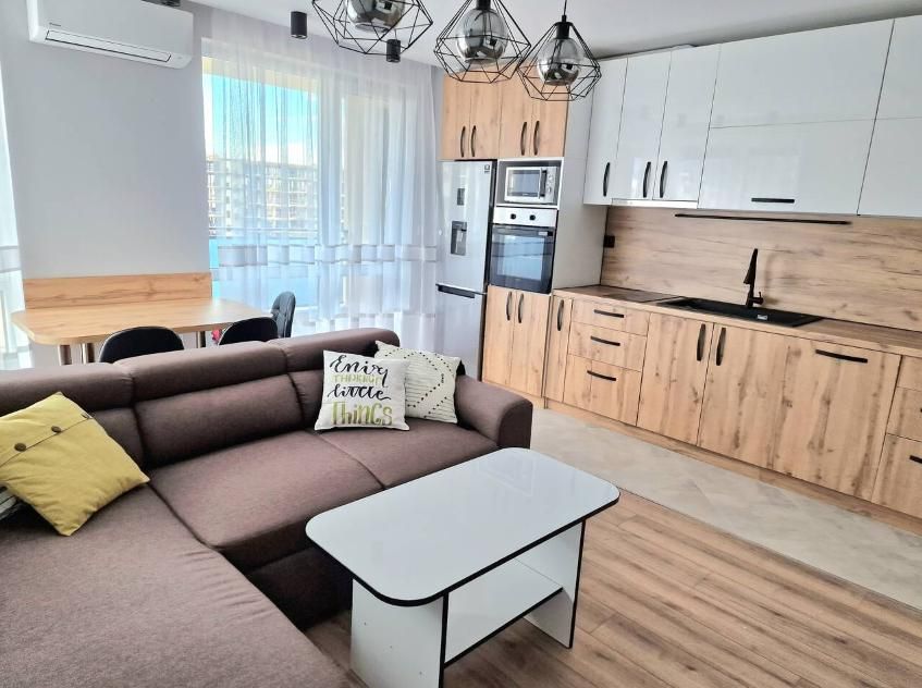 Дава се под наем Двустаен апартамент в Пловдив, Остромила - 67 кв.м за 450 € - Снимка #1