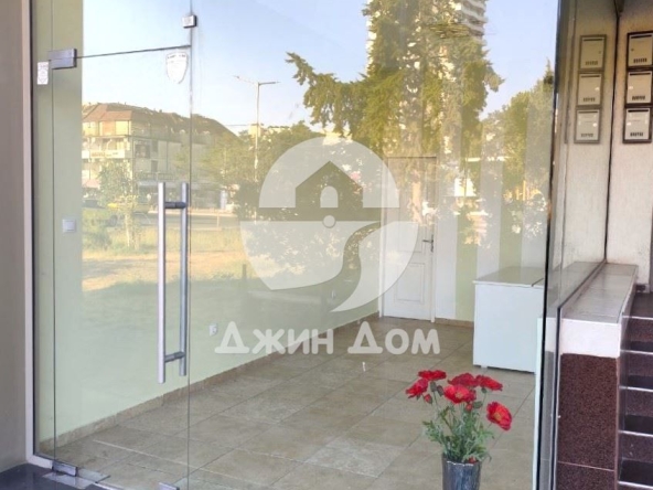 Магазин в к.к. Слънчев бряг - 19 кв.м за 3369 €/кв.м - Снимка #1