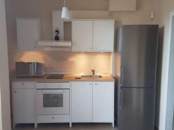 Дава се под наем Тристаен апартамент в София, Зона Б-18 - 82 кв.м за 825 € - Снимка #1