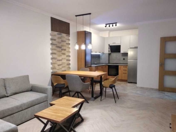 Дава се под наем Двустаен апартамент в София, Красно село - 70 кв.м за 826.71 € - Снимка #1