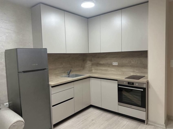 Дава се под наем Тристаен апартамент в Пловдив, Кършияка - 76 кв.м за 850 € - Снимка #1