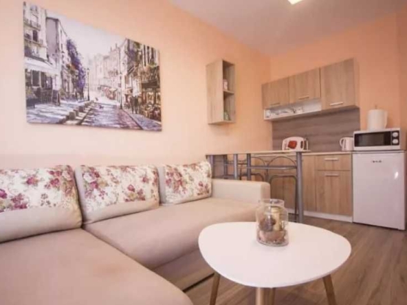 Дава се под наем Тристаен апартамент в Пловдив, Остромила - 87 кв.м за 408 € - Снимка #1