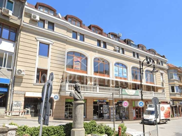 Офис в Велико Търново, Център - 20 кв.м за 535 €/кв.м - Снимка #1