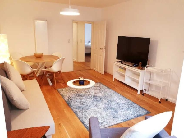 Дава се под наем Двустаен апартамент в Пловдив, Съдийски - 55 кв.м за 300 € - Снимка #1