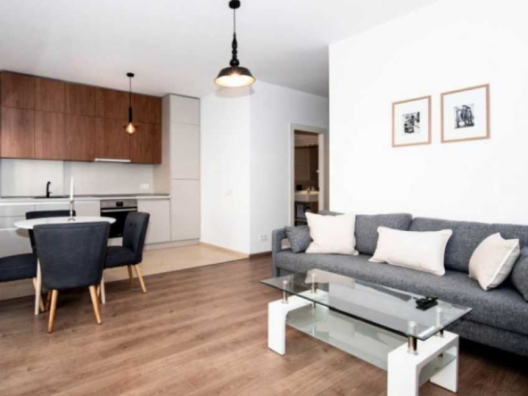 Дава се под наем Двустаен апартамент в Пловдив, Каменица 1 - 65 кв.м за 219.3 € - Снимка #1