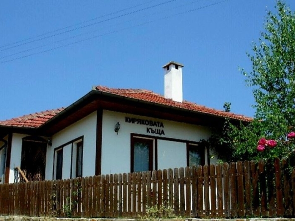 Дава се под наем Къща в с. Престой, Област Габрово - 130 кв.м за 189.21 € - Снимка #1
